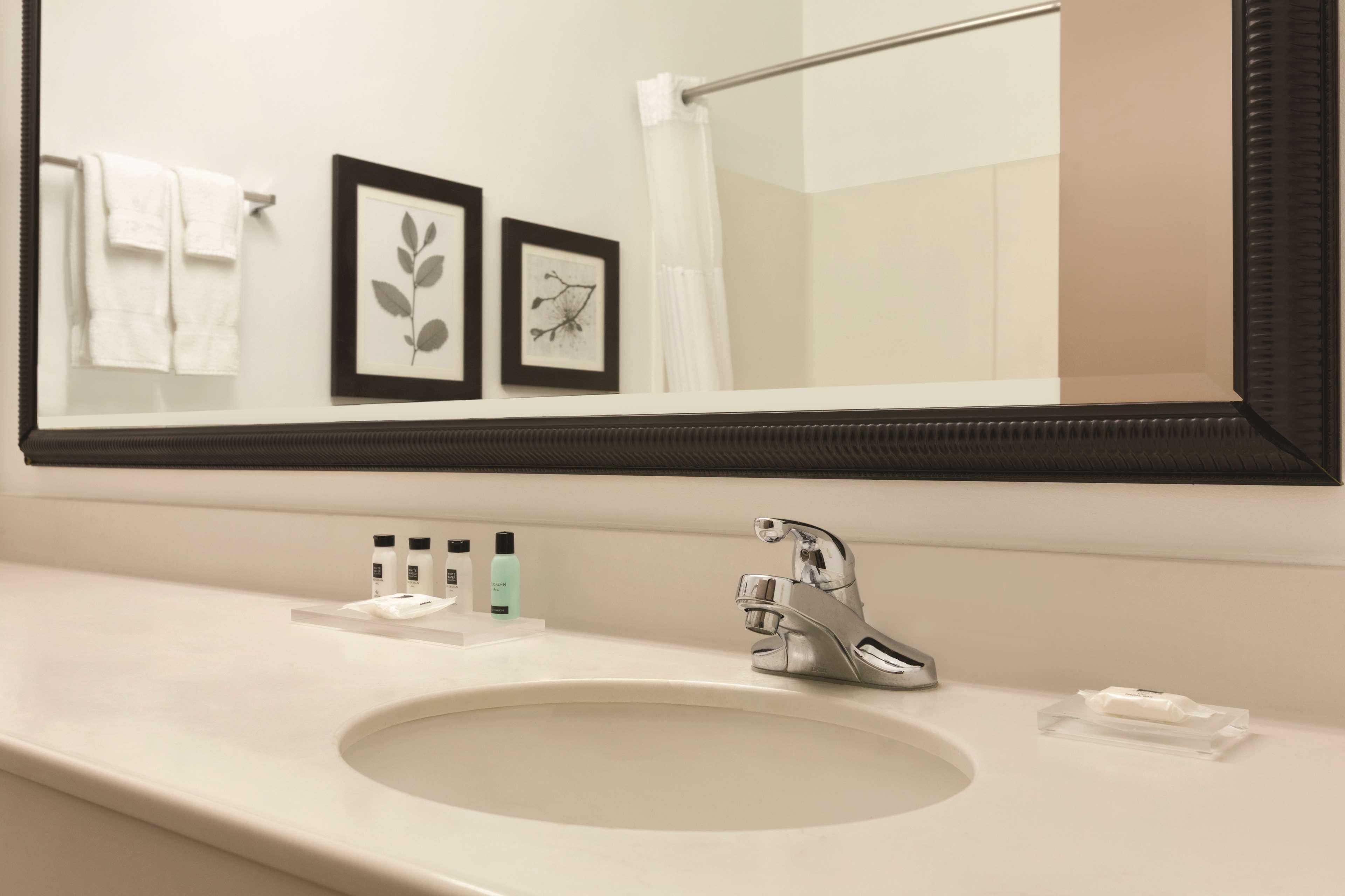Country Inn & Suites By Radisson, Indianapolis Airport South, In Eksteriør bilde